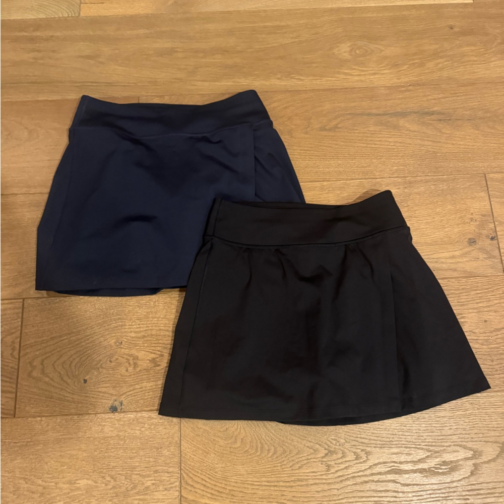 Athleta Cross Court 14 in Black and Navy Skorts